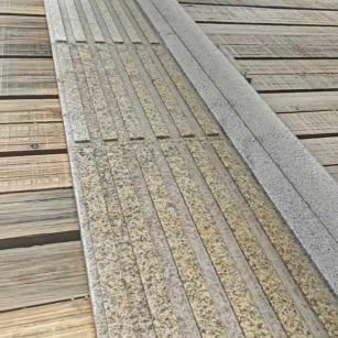 龙岩黄金麻盲道石 盲条