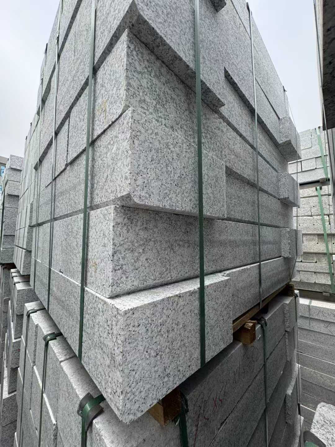 龙岩芝麻白路牙石 马路牙子