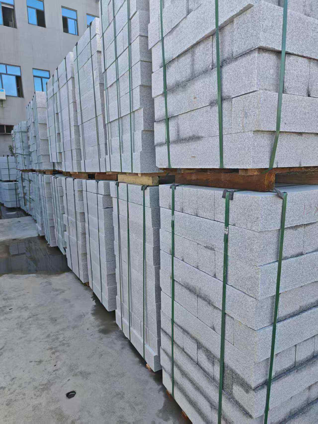 龙岩芝麻白路牙石，路侧石