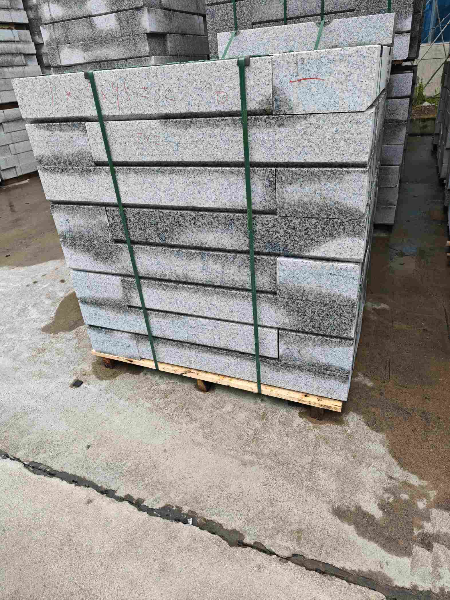 龙岩芙蓉白路牙石，马路牙子